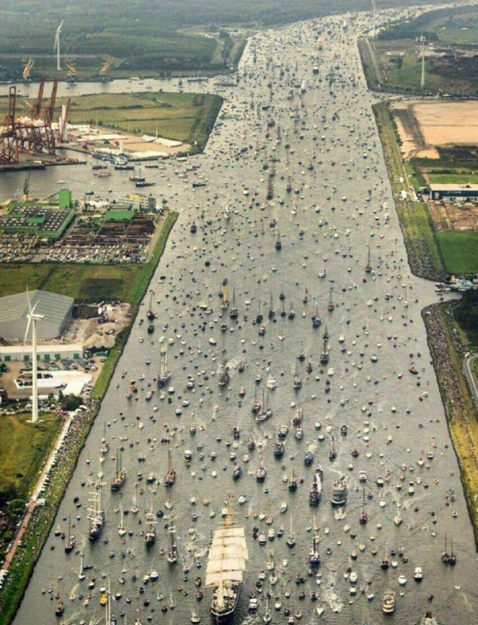 ترافیک دریایی در شهر آمستردام +عکس