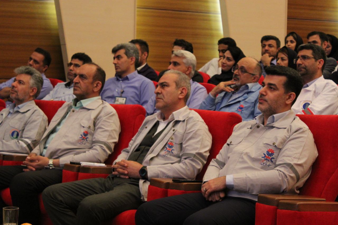 اهتمام ما بر تحقق مهار تورم و رشد تولید در شرکت های تابعه است