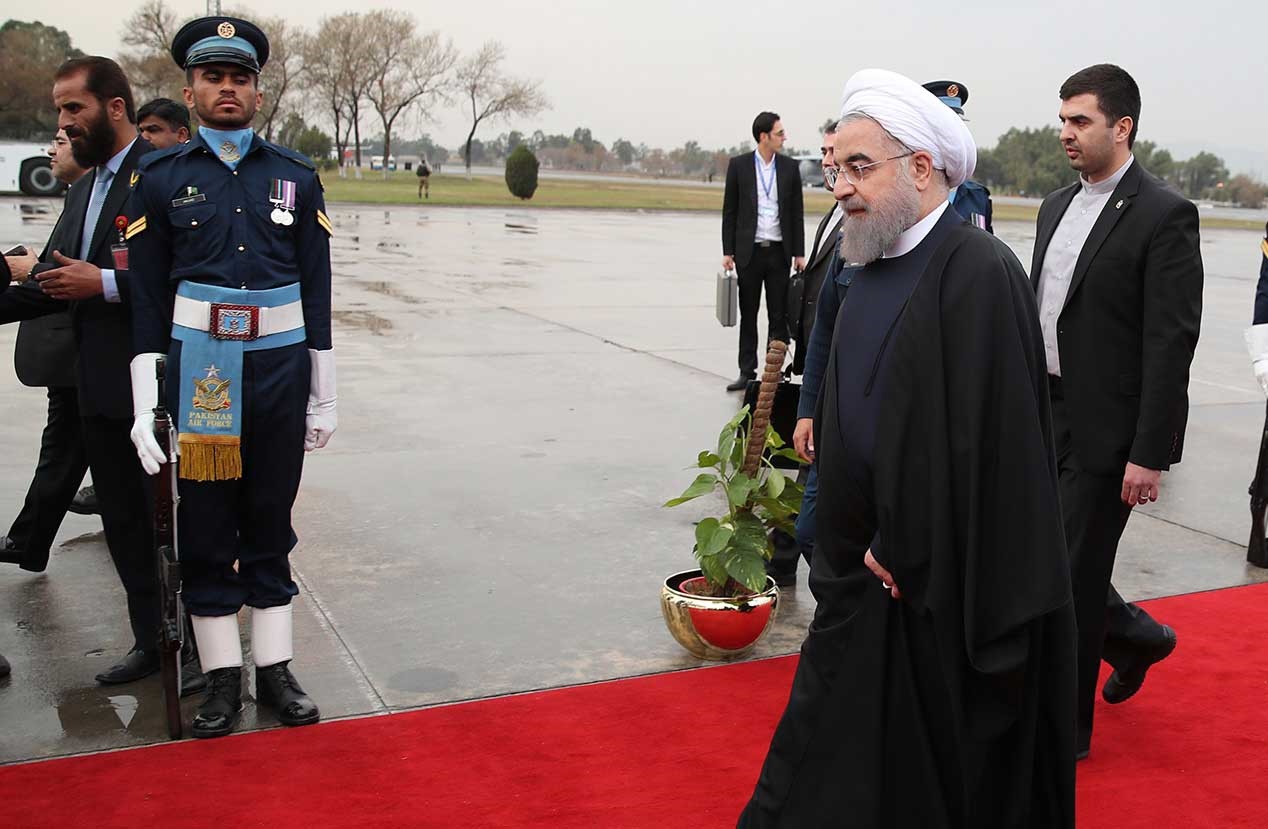 فرش قرمز پاکستان زیر پای رییس‌جمهور ایران