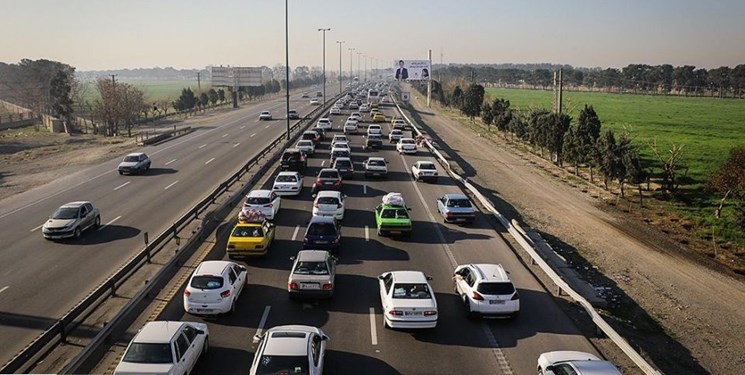 ممنوعیت تردد کامیونت، وانت و موتور در آزاد راه تهران – قم