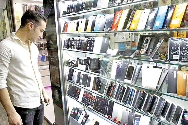 تکذیب ممنوعیت واردات گوشی های بالای ۶۰۰دلار