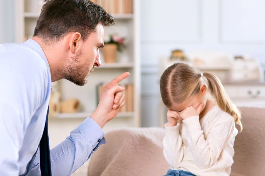 رفتارهای تخریب گری که والدین پس از طلاق دارند