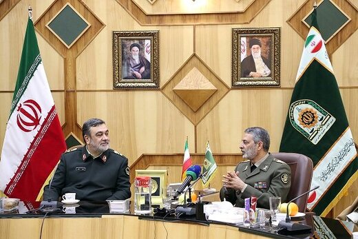 فرمانده ارتش: می‌خواهند امنیت ایران را خدشه‌دار کنند