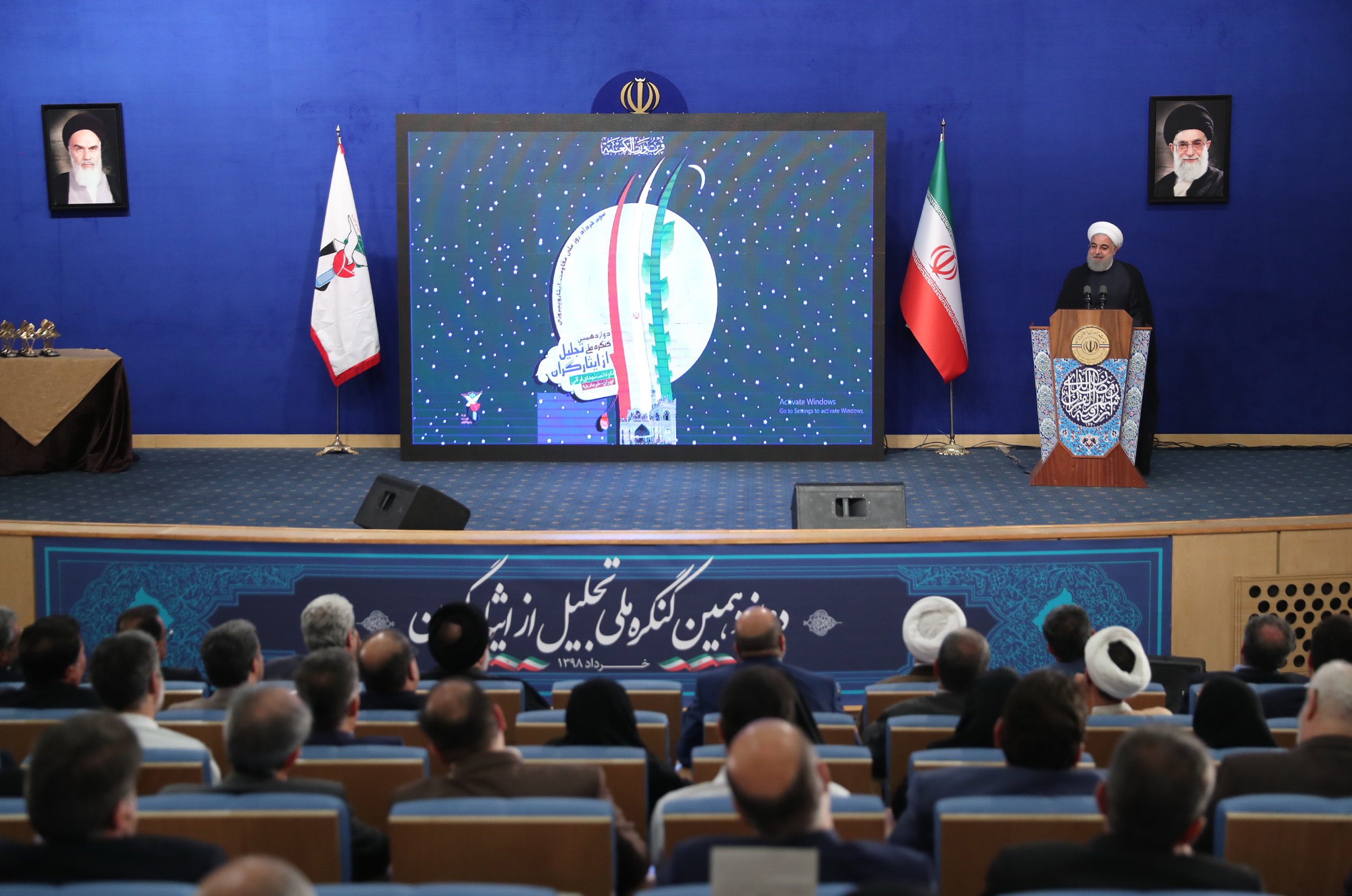 امروز با جنگ اقتصادی روبه‌رو هستیم/ ملت ایران دشمنان را در جنگ اقتصادی پشیمان خواهد کرد