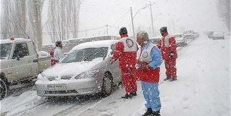 120مسافر گرفتار در برف و کولاک نجات یافتند