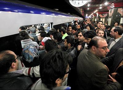 ازدحام جمعیت در مترو شادمان +فیلم