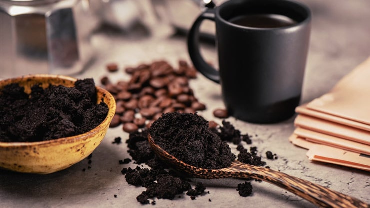 با تفاله قهوه چیکار کنیم؟ + ۲۰ راه استفاده مجدد از تفاله قهوه