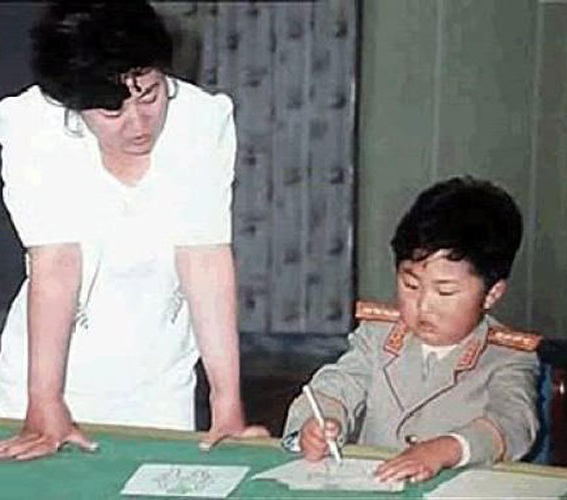 رهبر کره شمالی و مادرش! +عکس