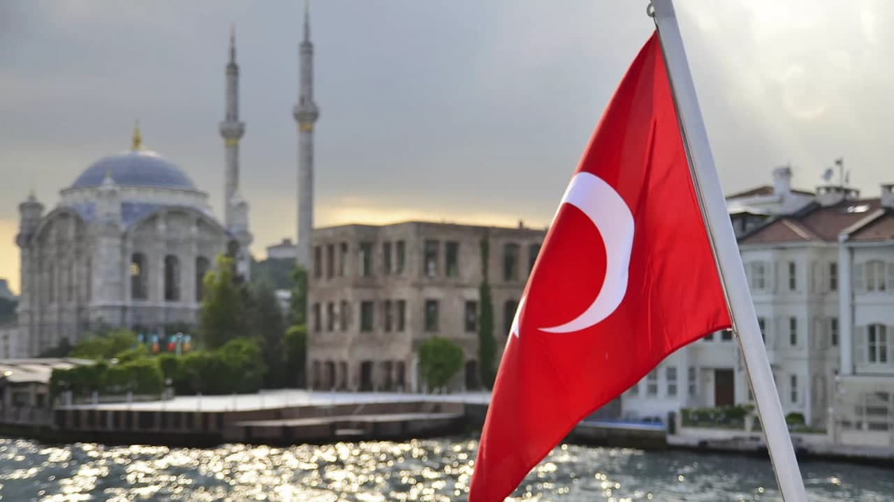
اخذ و تمدید اقامت‌ توریستی در ترکیه محدود شد