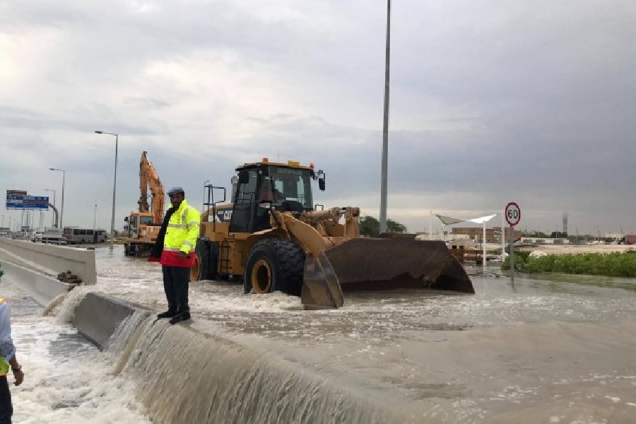 بارش باران در قطر به سیل انجامید +عکس