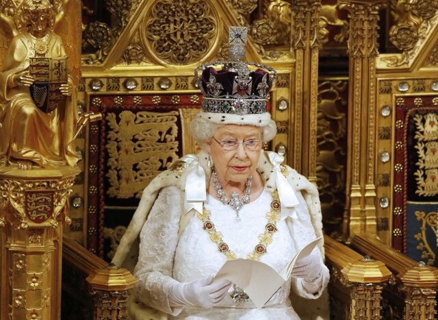 ثروت ملکه انگلیس چقدر است؟