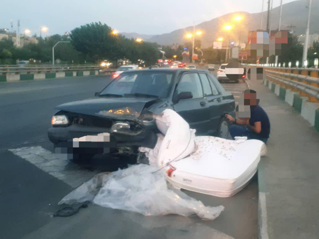 تصادف پراید با تشک خواب در تهران! +عکس