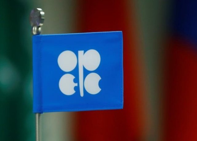 تلاش اوپک برای آرامش‌ بخشیدن به بازار شکننده نفت 
