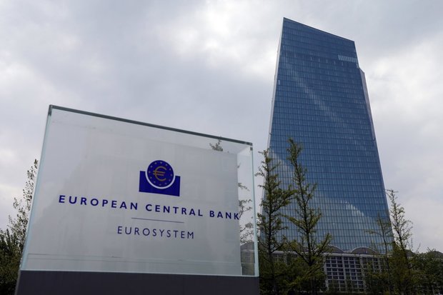 بانک مرکزی اروپا: آمریکا از جنگ تجاری ضرر و چین سود می‌کند
