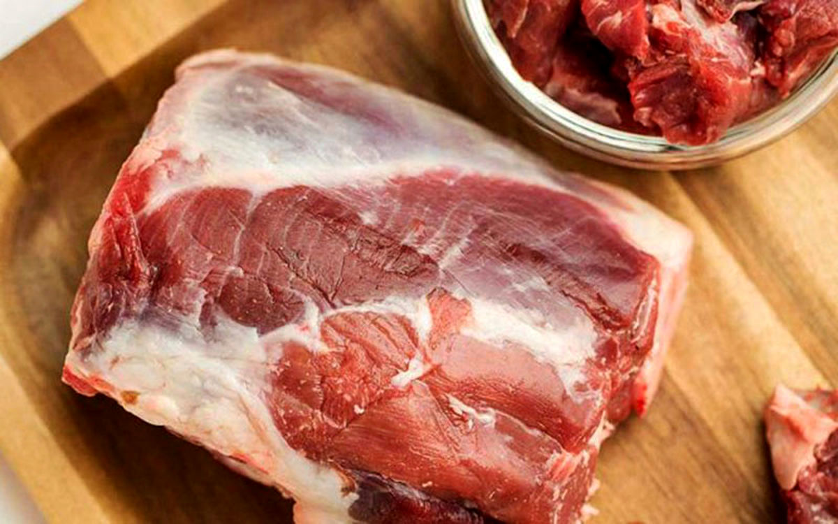  واردات گوشت قرمز در شرایط انباشت دام در کشور