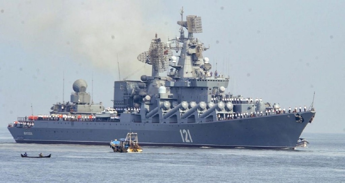 لحظه انهدام کشتی بزرگ روسی با موشک‌ هارپون + فیلم