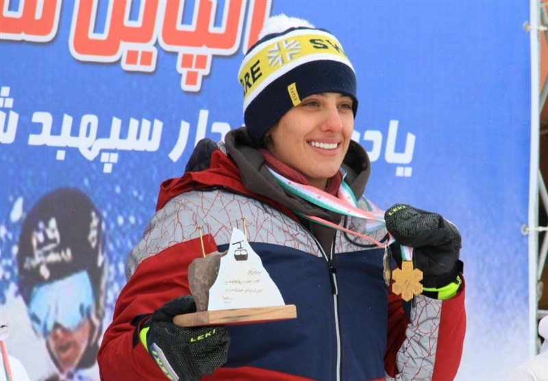 عاطفه احمدی نماینده اسکی آلپاین ایران در المپیک زمستانی۲۰۲۲