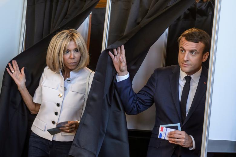 رییس جمهور فرانسه و همسرش در انتخابات پارلمانی +عکس