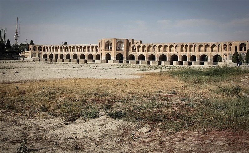 اصفهان خالی از سکنه می شود؟ 