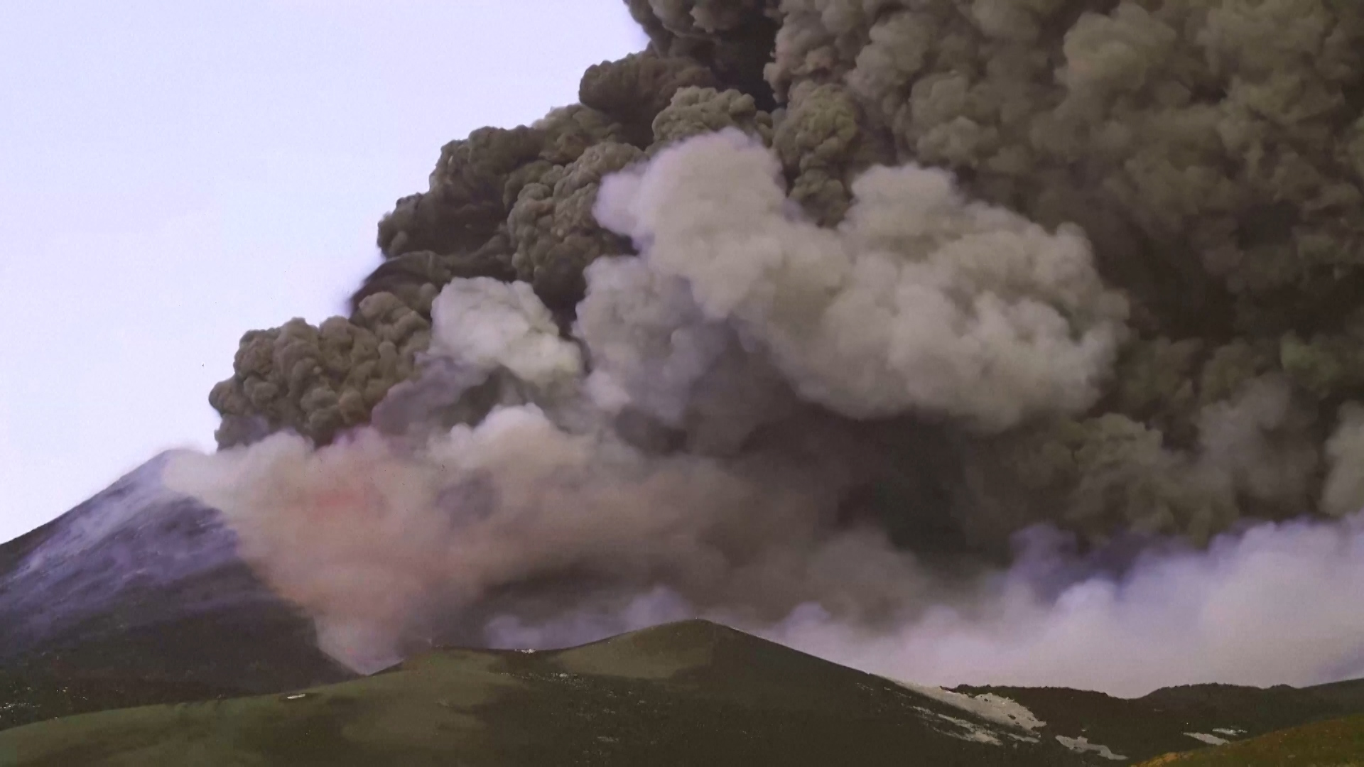 فوران آتشفشان اتنا ایتالیا + فیلم