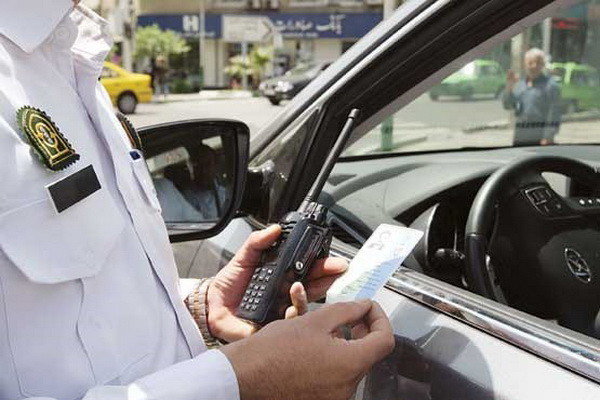 جریمه ۱۰۰هزار تومانی استفاده از تلفن همراه حین رانندگی