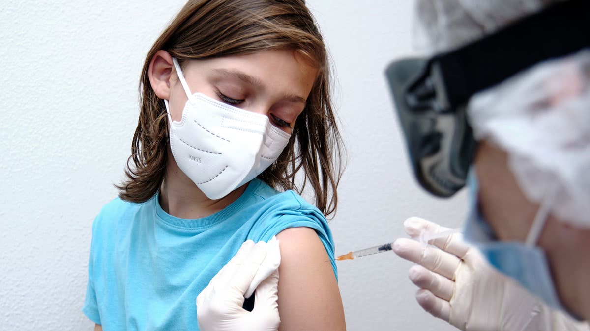 گروه سنی زیر ۱۸ سال کدام یک از واکسن های موجود را تزریق کنند؟ +فیلم