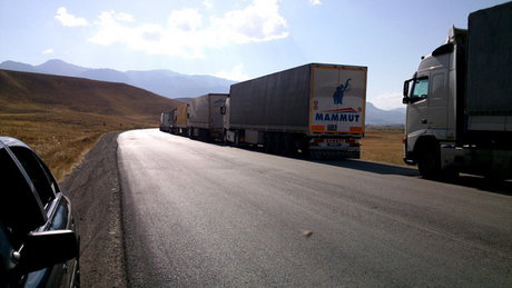 صف طولانی کامیون‌ها در مرزها کوتاه می‌شود؟