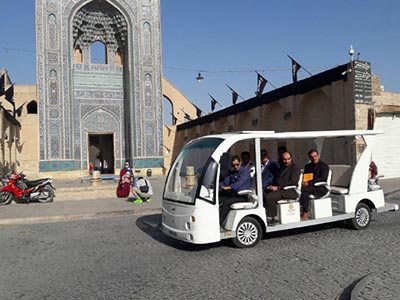 آغاز به‌کار نخستین خودروی برقی گردشگری شهر یزد