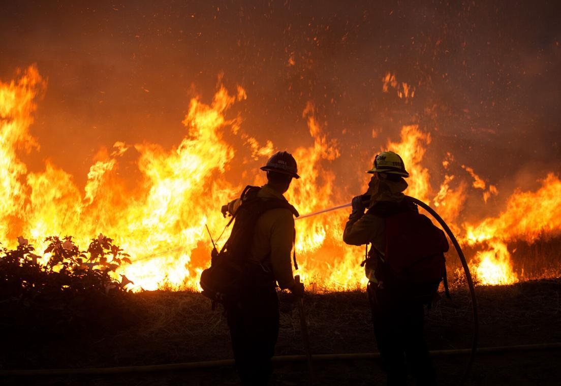 آتش‌سوزی مهیب در جنگل‌های کالیفرنیا +عکس