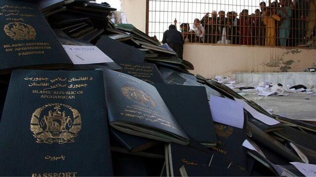 نابودی گذرنامه افغان‌ها توسط پرسنل سفارت آمریکا