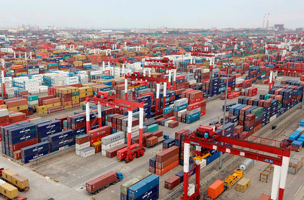 کاهش واردات کالاهای غیرضروری ادامه دارد/ رشد ۴۰درصدی صادرات