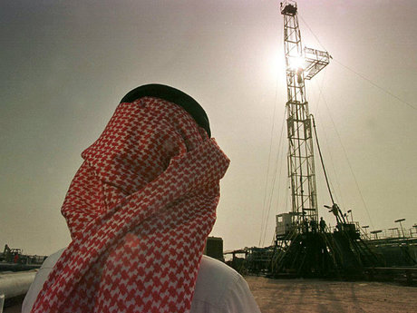 تولید نفت عربستان سعودی به کمتر از سهمیه آن در اوپک کاهش یافت