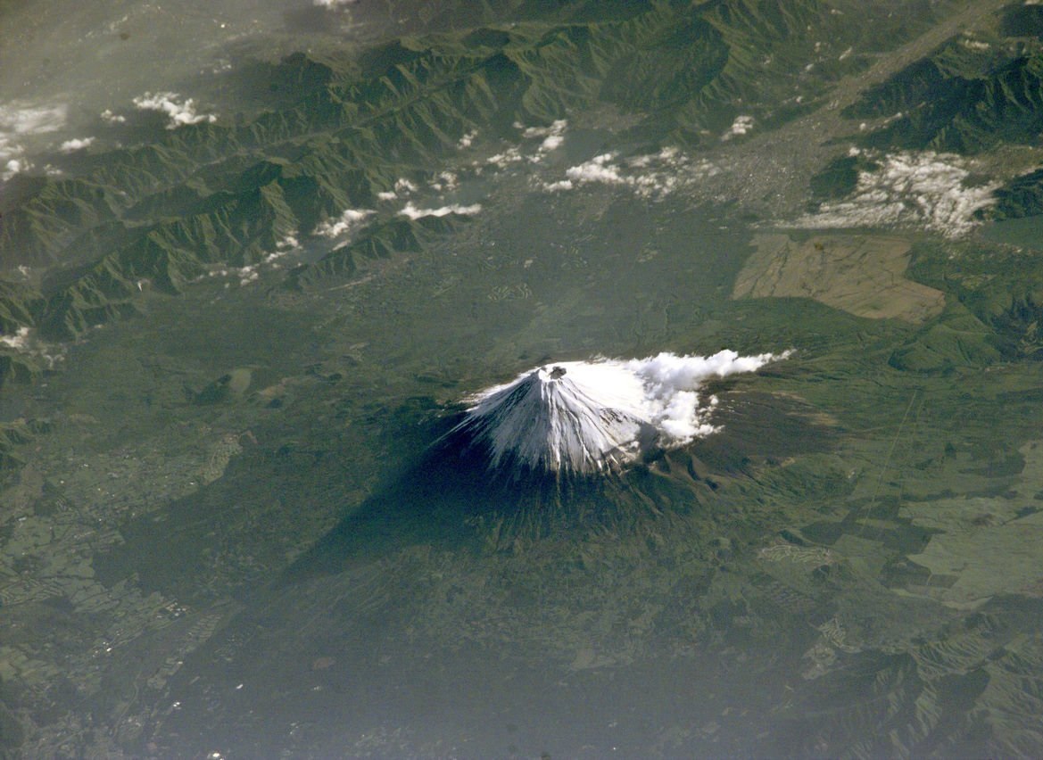 تصویری زیبا از بلندترین کوه ژاپن