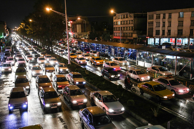 وضعیت قرمز ترافیک تهران در سه‌شنبه شب