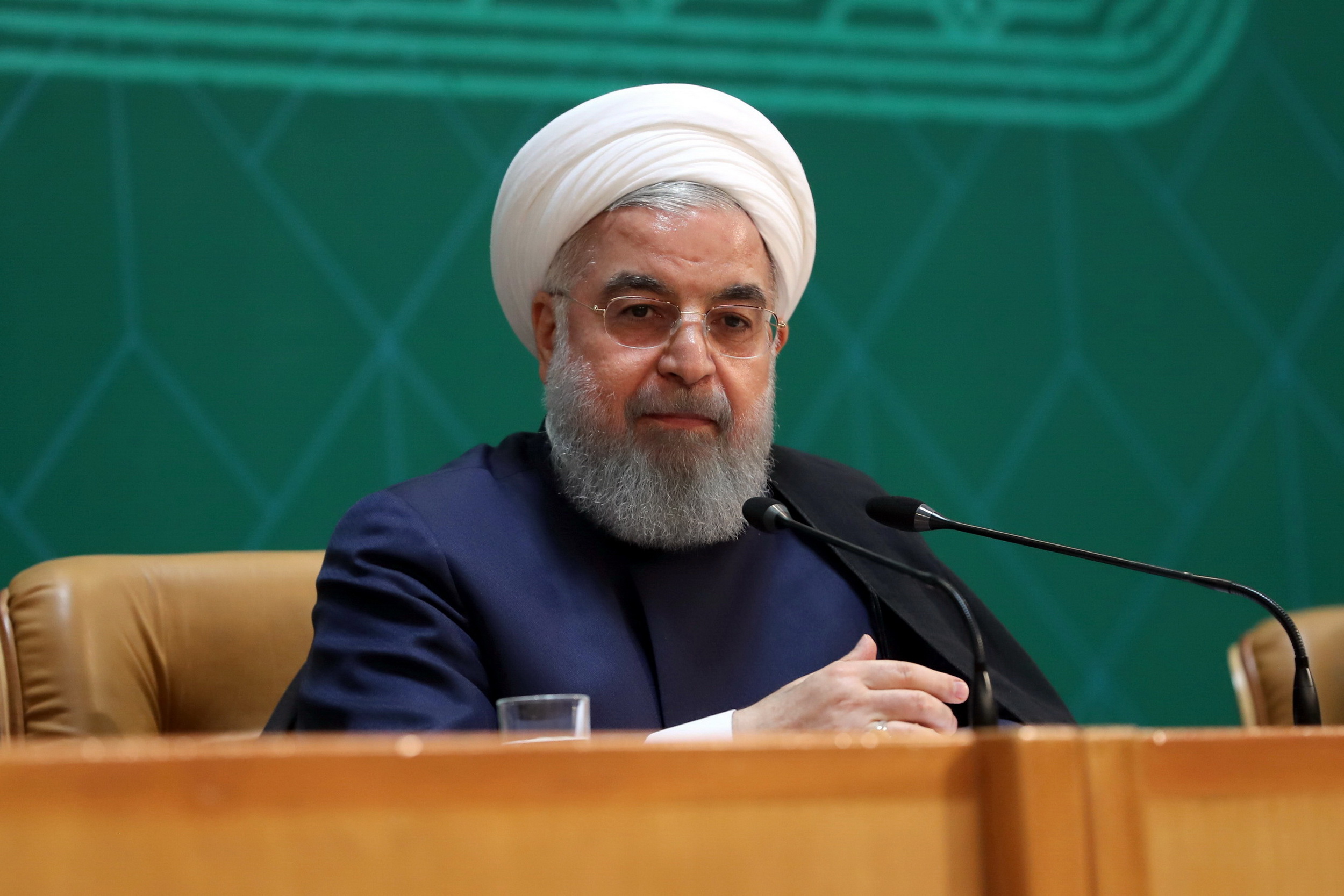 روحانی: دولت ارز مورد نیاز تولیدکنندگان داخلی را تامین خواهد کرد/ درصددیم طرح‌های نیمه تمام را برای جذب نقدینگی واگذار کنیم