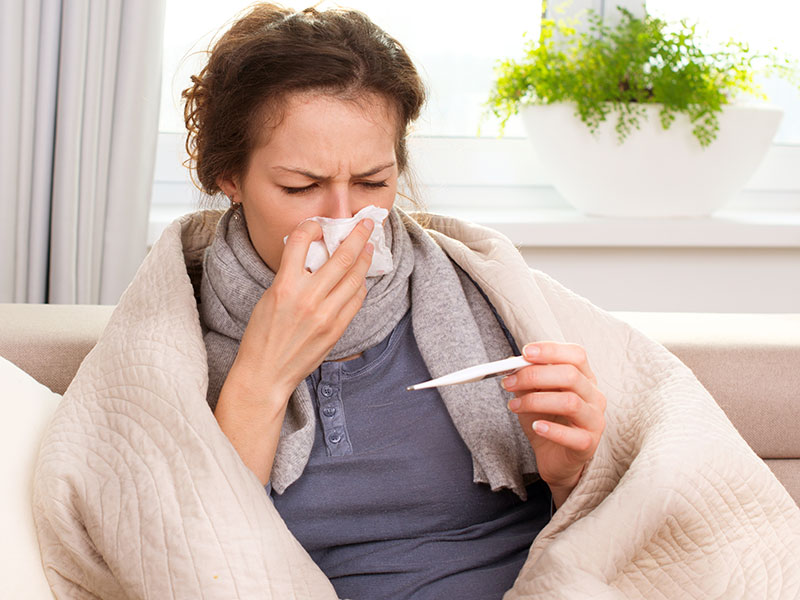 علائم سرماخوردگی و آنفلونزا مثل همه؟