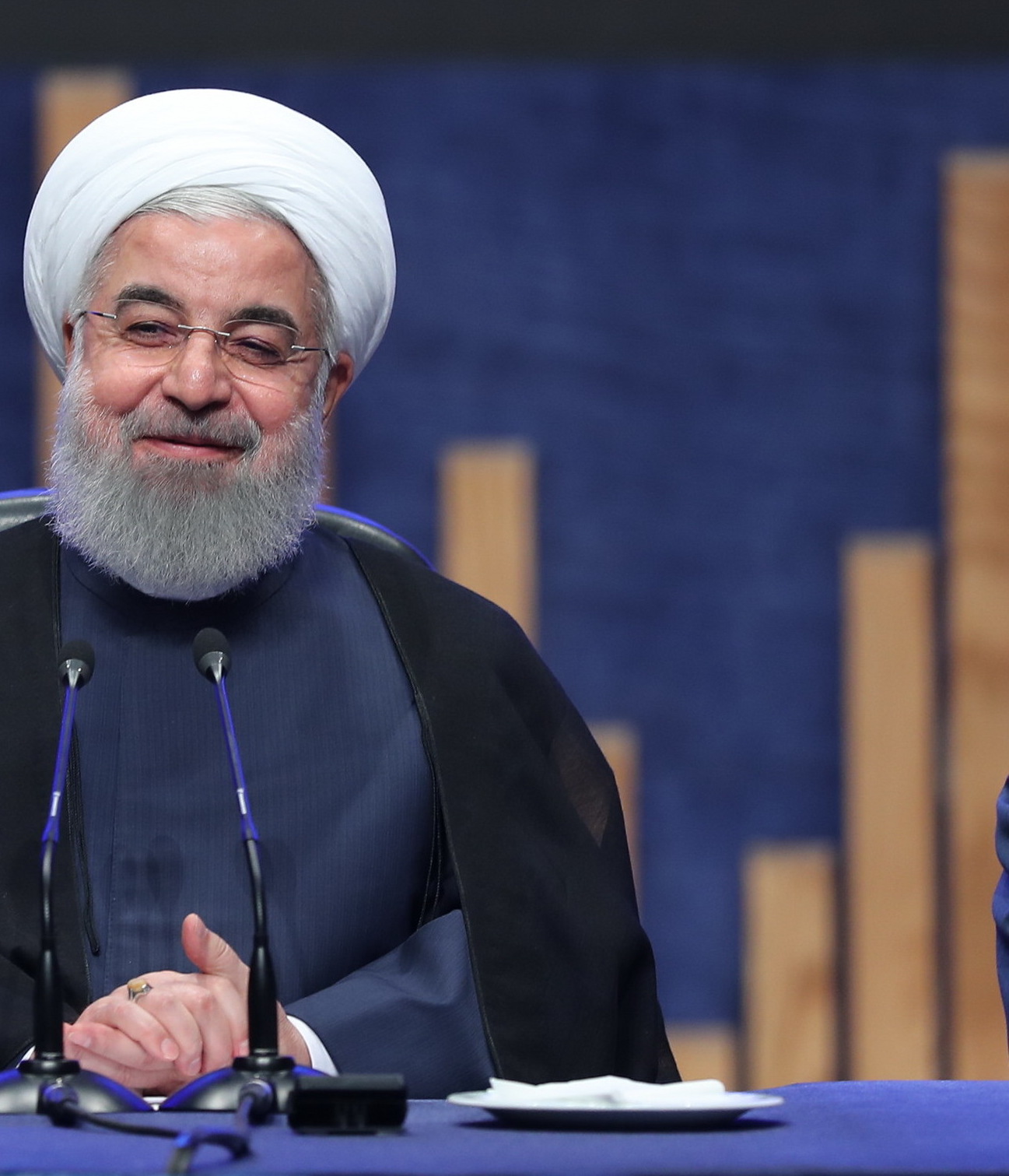 روحانی: هیچ نگرانی نسبت به تصمیمات ظالمانه و اقدامات ناصحیح آمریکا نداریم/ مردم با تمام قدرت روبه‌روی اهداف آن‌ها می‌ایستند 