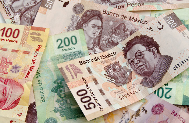 ارزش پزوی مکزیک باز هم کاهش یافت