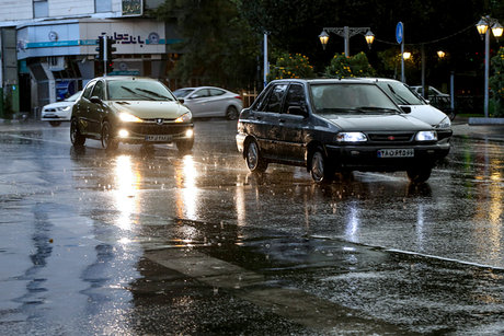 بارش رگباری در تهران و تعدادی از استان‌ها