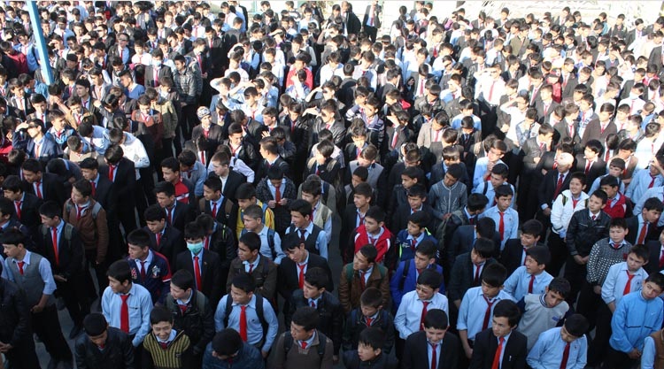 بستن کروات برای دانش آموزان افغانستانی ممنوع شد