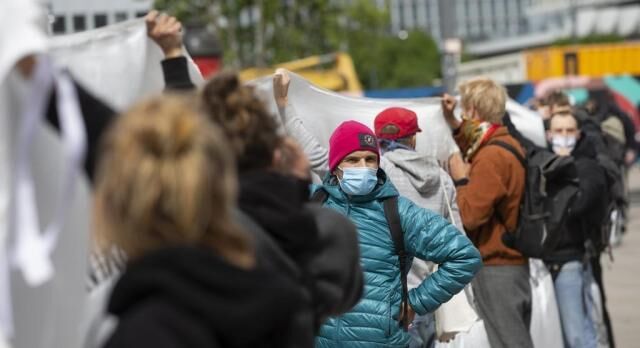 تظاهرات ایتالیایی‌ها علیه اجباری شدن ماسک