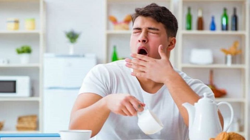 چرا بعد از خوردن غذا خواب آلود می شویم؟