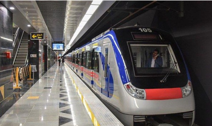 افزایش فاصله حرکت قطارهای خط‌۵ مترو در روز جمعه