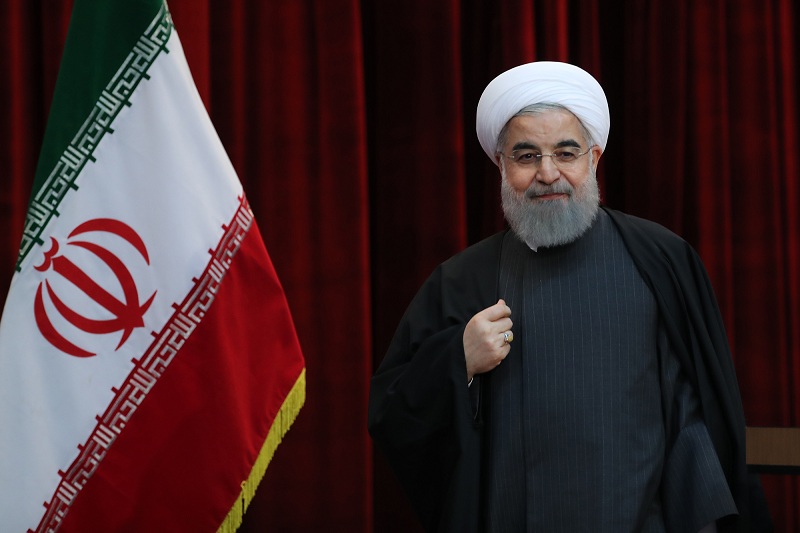 روحانی: جهت گیری بانک‌ها باید به سوی تولید باشد