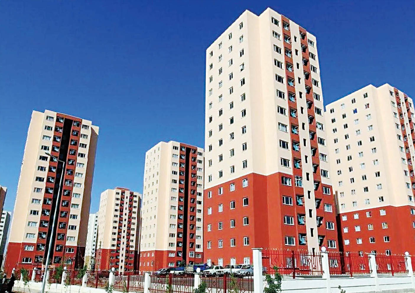 ساخت ۴۰۰هزار واحد مسکونی توسط بنیاد مسکن