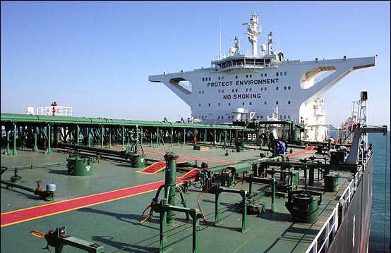  هند خرید نفت خود از ایران کاهش می‌دهد