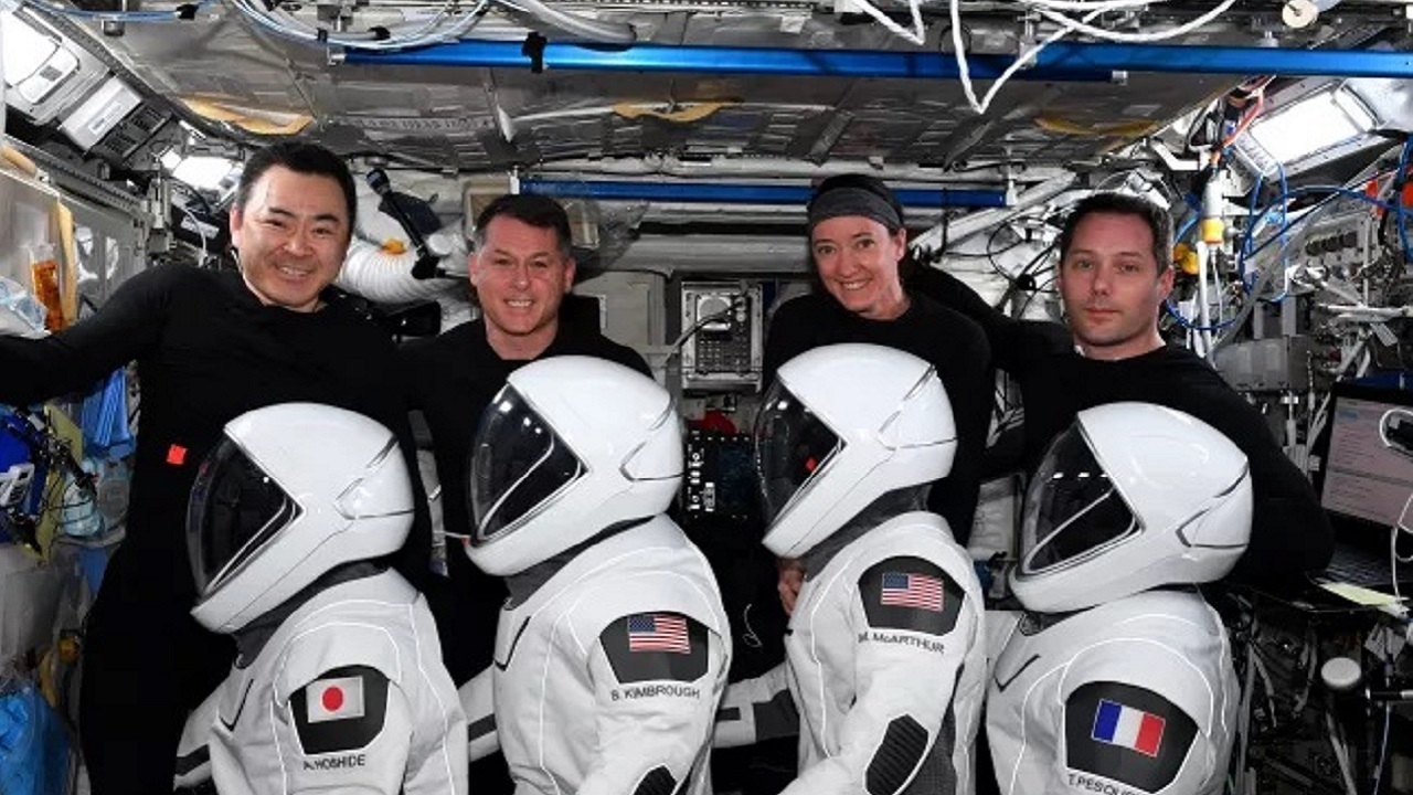 
مشکلات عجیب فضانوردان در مسیر بازگشت به زمین + عکس