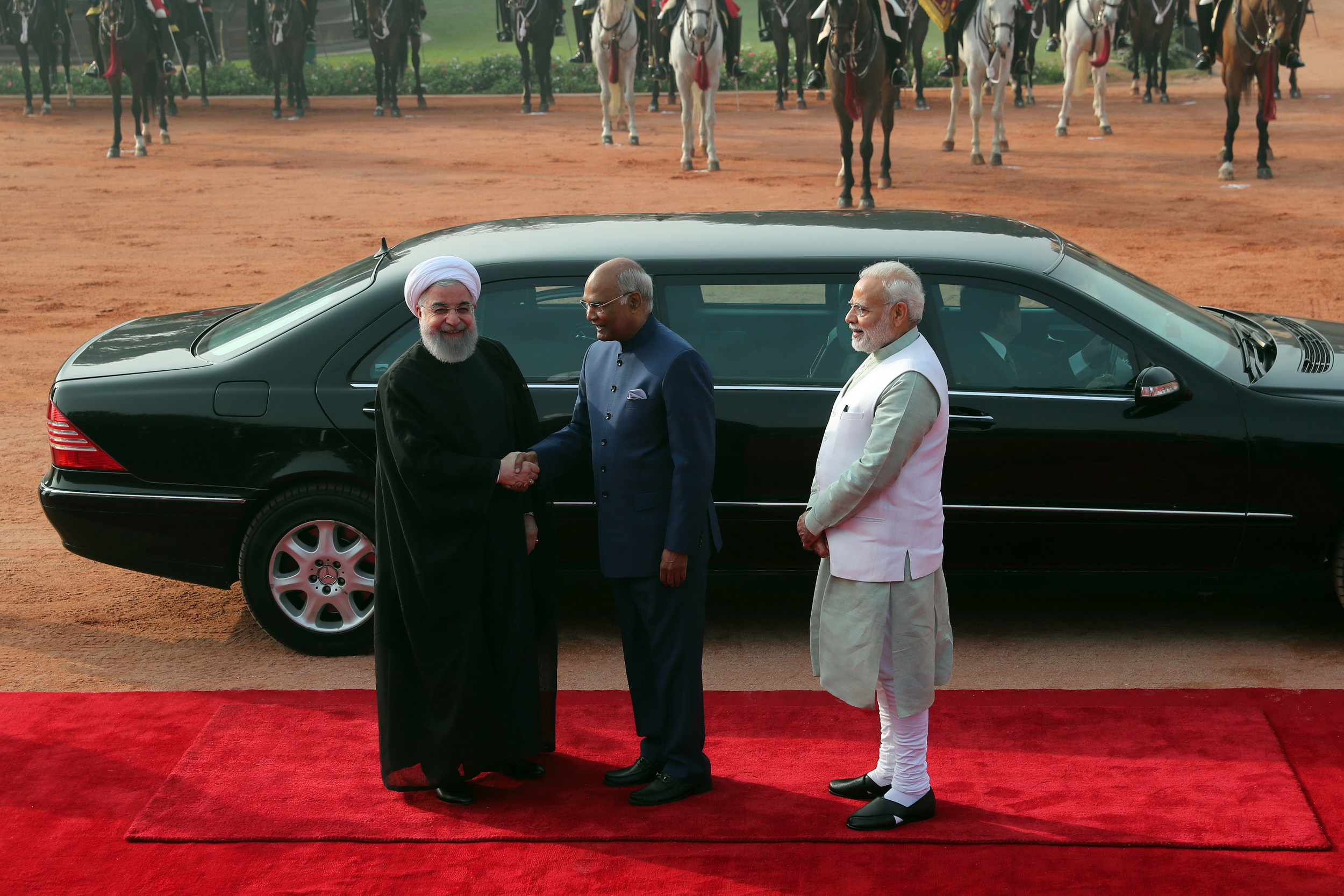 خودروی تشریفات روحانی در هند +عکس 