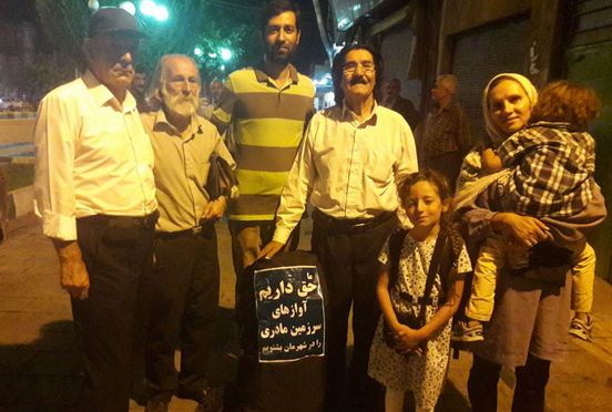 راهپیمایی خانواده مشهدی در اعتراض به لغو کنسرت‌ها +عکس