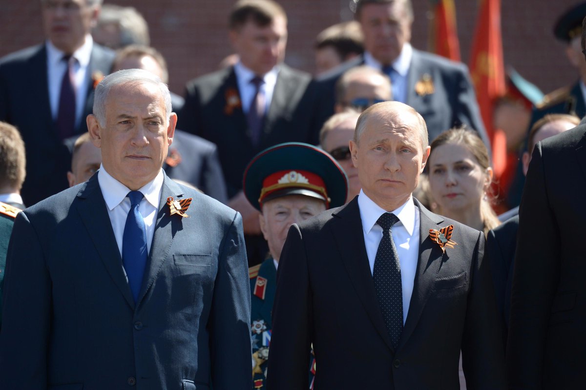 نتانیاهو در کنار پوتین در مراسم رژه ارتش روسیه